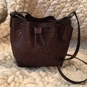 HOLD! Coach Bucket Stud